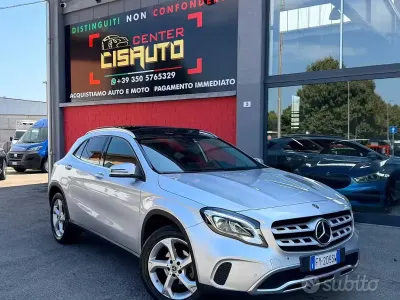 Usata Mercedes GLA180 Premium 122 CV (89 kW) 2019 Grigio SUV