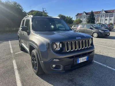 Usata Jeep Renegade Limited 140 CV (102 kW) 2016 Grigio SUV