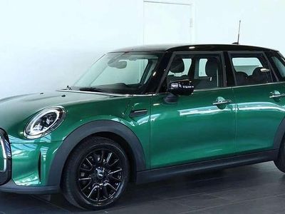 Begagnad Mini Cooper Essential 136 HK (100 kW) 2022 Grön Halvkombi