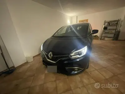 Usata Renault Scénic III Intens 110 CV (80 kW) 2017 Bluazzurro Monovolume