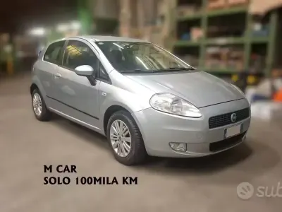 Begagnad Fiat Grande Punto Dynamic 77 HK (56 kW) 2005 Grå Halvkombi