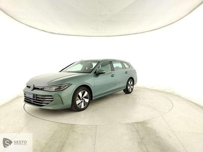 Verde Usata 2024 VW Passat Business Station wagon | 36.500 € (Buon prezzo)