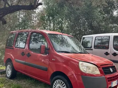 Usata Fiat Doblò 85 CV (62 kW) 2007 Marrone Monovolume