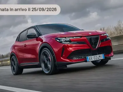 Nieuw Alfa Romeo Junior Ti 61 kW (84 PK) 2026 Zilver SUV