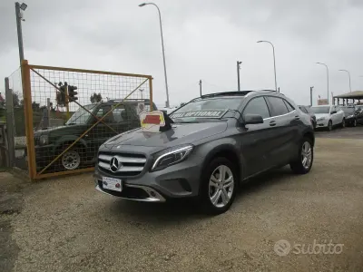 Usado Mercedes GLA200 136 CV (100 kW) 2016 Gris SUV