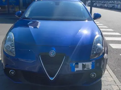 Usata Alfa Romeo Giulietta 120 CV (88 kW) 2020 Bluazzurro Utilitaria