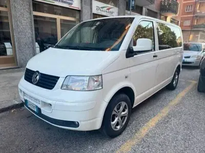 Usata VW Caravelle 130 CV (95 kW) 2009 Bianco Furgone