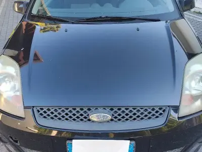 Usata Ford Fiesta 68 CV (50 kW) 2007 Nero Utilitaria