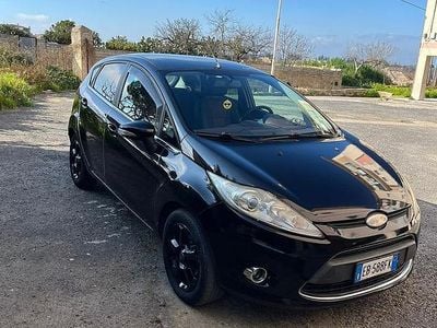 Usata Ford Fiesta 97 CV (71 kW) 2010 Nero Utilitaria