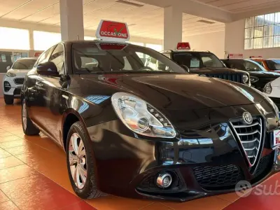 Second-hand Alfa Romeo Giulietta Distinctive 105 CP (77 kW) 2014 Negru Hatchback