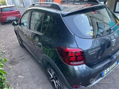 Usata Dacia Sandero Stepway 90 CV (66 kW) 2019 Grigio Berlina