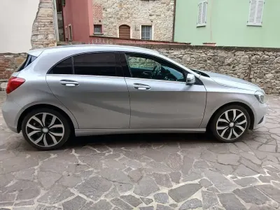 Usata Mercedes A180 Premium 109 CV (80 kW) 2015 Utilitaria