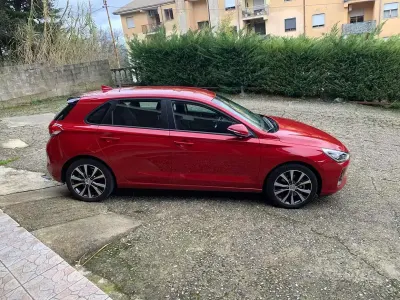 Usata Hyundai i30 109 CV (80 kW) 2017 Rosso Berlina