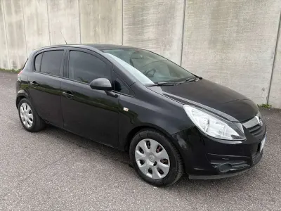 Używany Opel Corsa 80 KM (58 kW) 2010 Czarny Hatchback