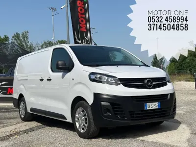 Usata Opel Vivaro 120 CV (88 kW) 2023 Bianco Monovolume
