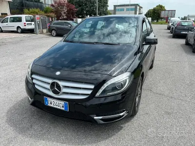 Usata Mercedes B180 Executive 109 CV (80 kW) 2014 Nero Monovolume