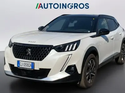 Usata Peugeot 2008 GT 131 CV (96 kW) 2022 Bianco SUV