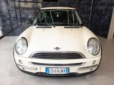Usata Mini ONE 90 CV (66 kW) 2003 Beige Utilitaria