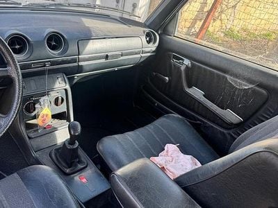 Usata Mercedes 240 1982 Grigio Berlina