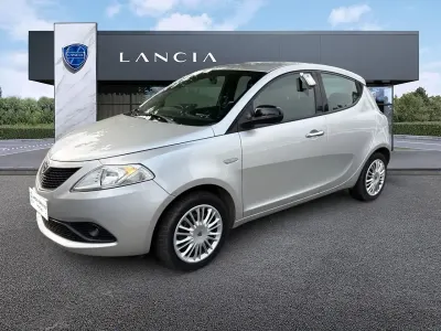 Usata Lancia Ypsilon Gold 69 CV (50 kW) 2019 Grigio Utilitaria