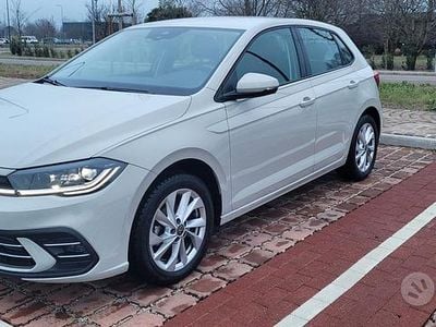 Usata VW Polo Style 95 CV (69 kW) 2023 Grigio Utilitaria