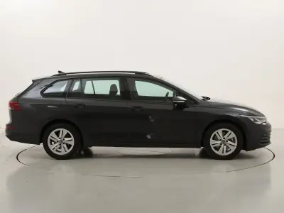 Usata VW Golf VIII Life 116 CV (85 kW) 2022 Grigiogrigio Station wagon