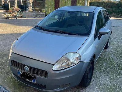 Usata Fiat Grande Punto 75 CV (55 kW) 2007 Grigio Utilitaria