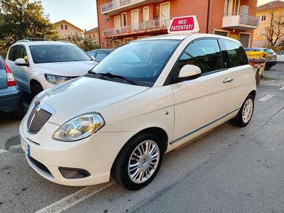 Usata Lancia Ypsilon 69 CV (50 kW) 2010 Bianco Utilitaria