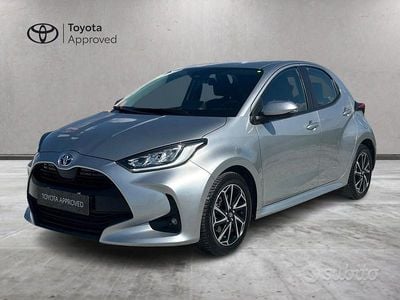 Usata Toyota Yaris Hybrid Trend 92 CV (67 kW) 2022 Grigio Berlina