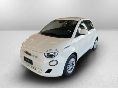Nuova Fiat 500e Tech 42 kW (58 CV) 2026 Biancorosso/nero cap.avor Berlina