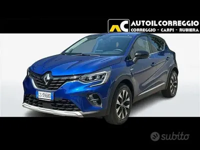 Usata Renault Captur Intens 140 CV (102 kW) 2023 Blu chiaro SUV