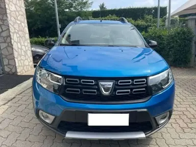 Usata Dacia Sandero Stepway 90 CV (66 kW) 2019 Blu/azzurro SUV