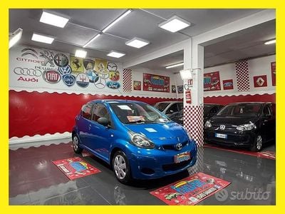 Usata Toyota Aygo 68 CV (50 kW) 2011 Blu Utilitaria