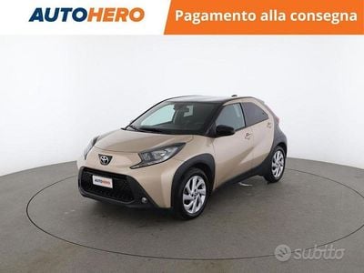 Usata Toyota Aygo X Trend 72 CV (52 kW) 2022 Oro SUV