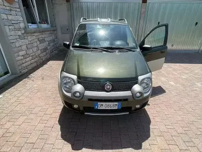 Usata Fiat Panda 4x4 69 CV (50 kW) 2007 Verde Utilitaria