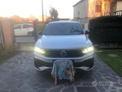 Usata VW Tiguan R-line 200 CV (147 kW) 2021 Grigio SUV