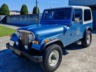 Usata Jeep CJ 66 CV (48 kW) 1983 Blu Cabrio