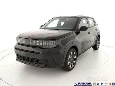 Nuova Fiat Grande Panda Icon 110 CV (80 kW) 2025 Nero Utilitaria