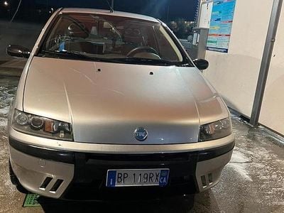 Usata Fiat Punto 80 CV (58 kW) 2000 Grigio Utilitaria