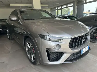 Usata Maserati Levante 349 CV (256 kW) 2021 Grigio SUV
