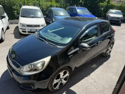 Usata Kia Rio EX 90 CV (66 kW) 2013 Nero metallizzato Berlina