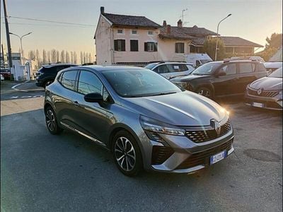 Usata Renault Clio V Techno 91 CV (66 kW) 2025 Blu scuro Utilitaria