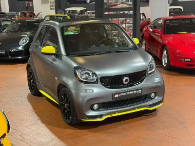 Usata Smart ForTwo Cabrio 90 CV (66 kW) 2017 Grey mat Cabrio