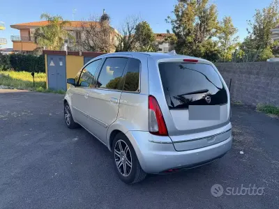 Usata Lancia Musa 95 CV (69 kW) 2010 Grigio Monovolume