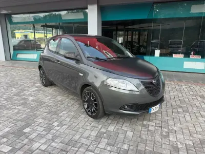 Usata Lancia Ypsilon S 69 CV (50 kW) 2014 Grigio Utilitaria