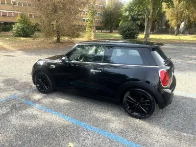 Usata Mini ONE 120 CV (88 kW) 2016 Nero Utilitaria