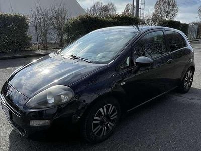 Usata Fiat Punto Young 77 CV (56 kW) 2014 Nero Utilitaria