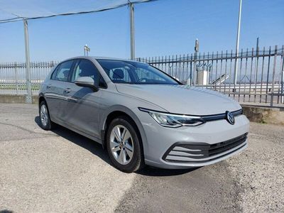 Grigio Usata 2020 VW Golf VIII Life Berlina | 18.400 € (Buon prezzo)