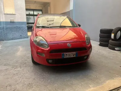 Usata Fiat Punto S 84 CV (61 kW) 2012 Rosso Utilitaria