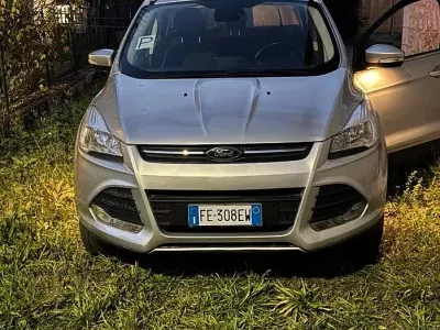 Usata Ford Kuga 120 CV (88 kW) 2016 Grigio SUV